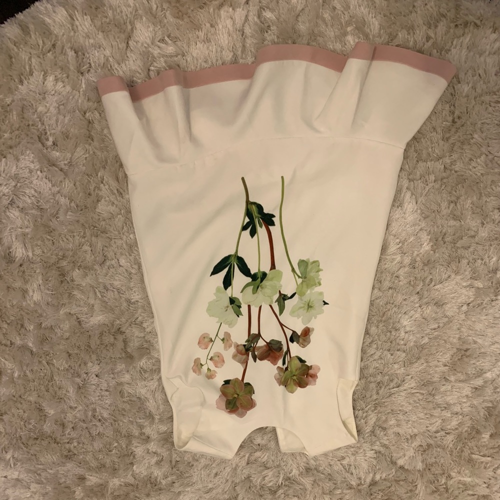 A white flower dress for girls.